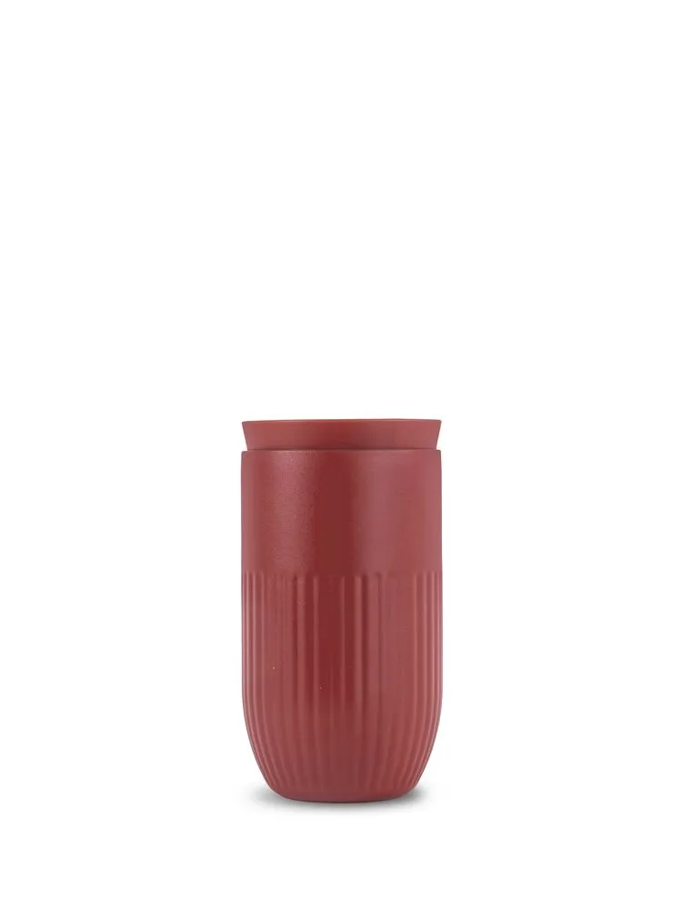 Tova travel mug Bordeaux Pantone 7624C